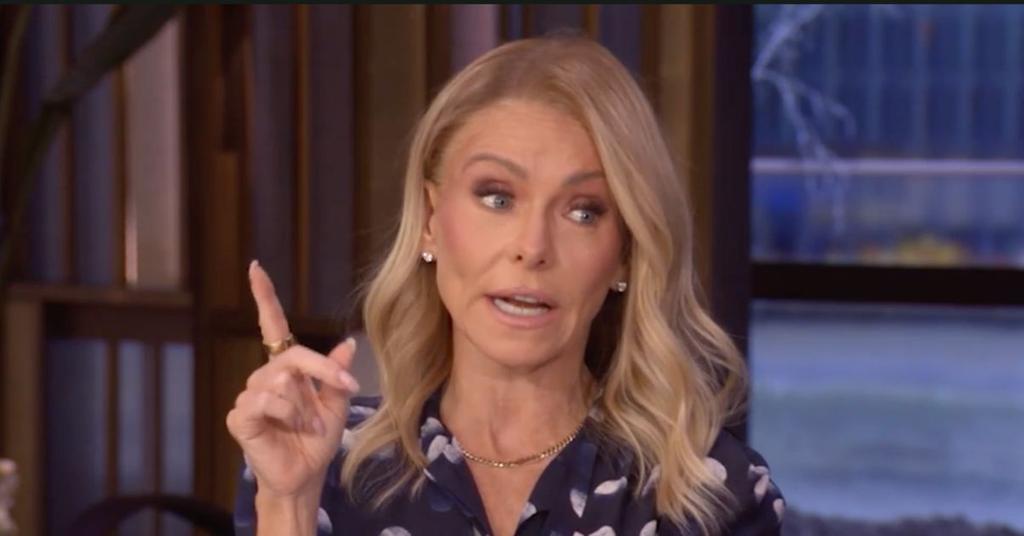 Kelly Ripa Warns Young Fans To Stop Getting Botox