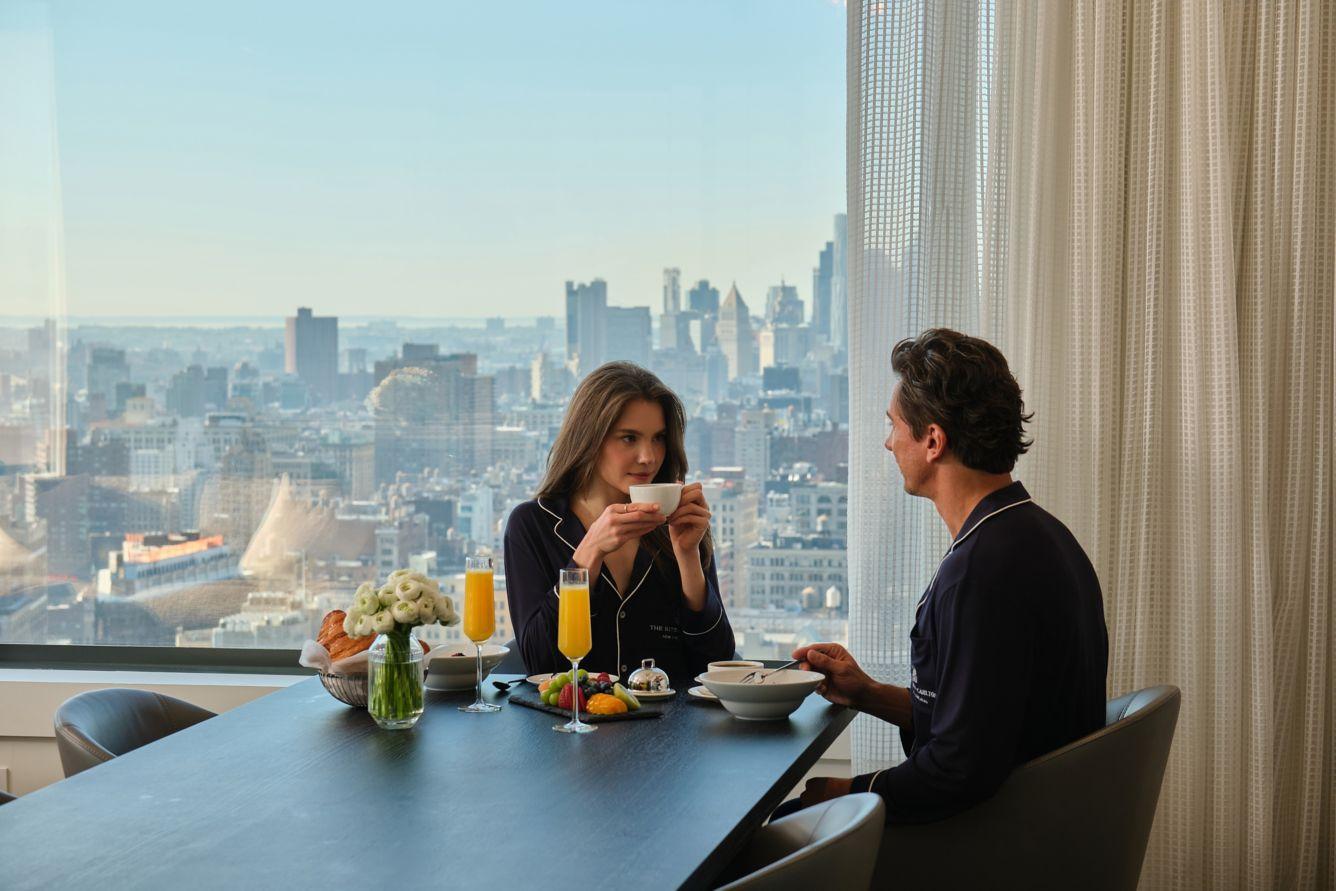 rz nycro couple eating breakfast classic hor