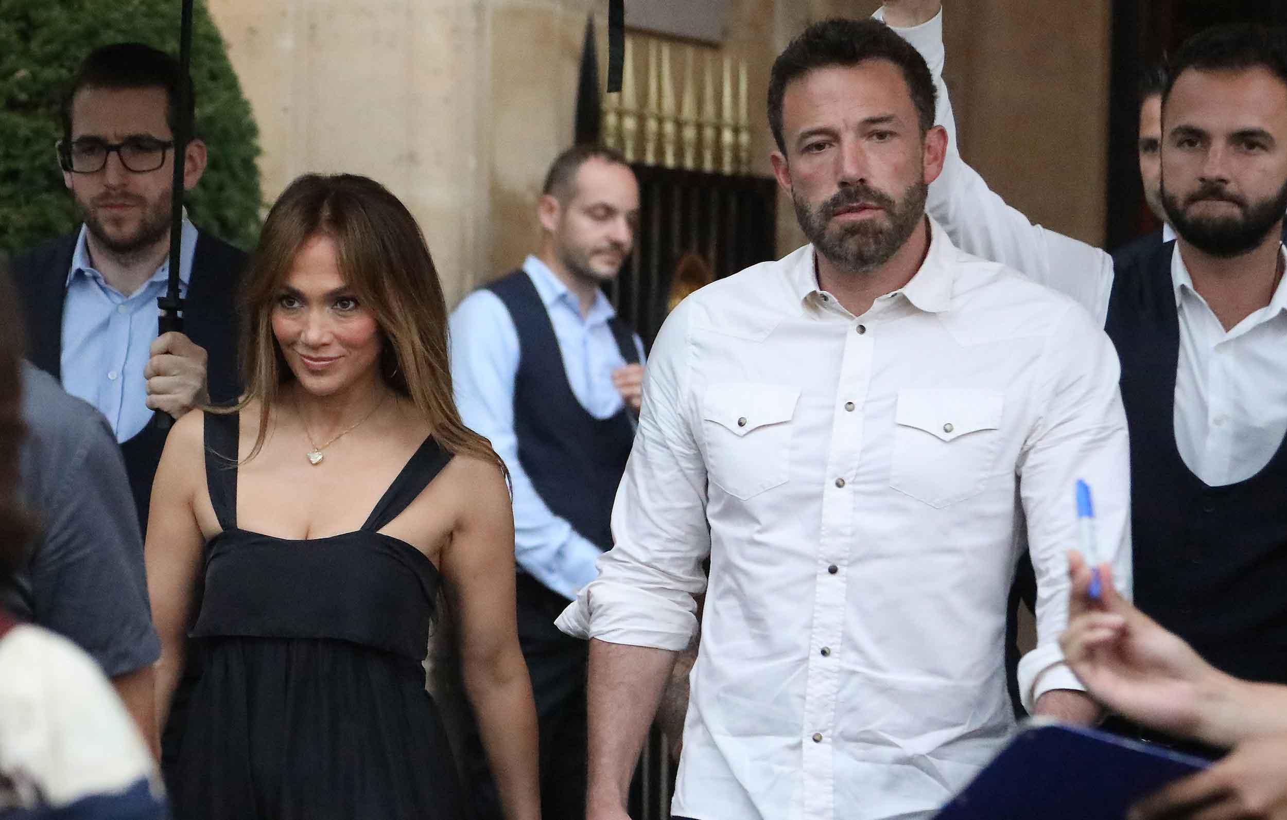 newlyweds ben affleck jennifer lopez cozy up together on boat ride during second honeymoon