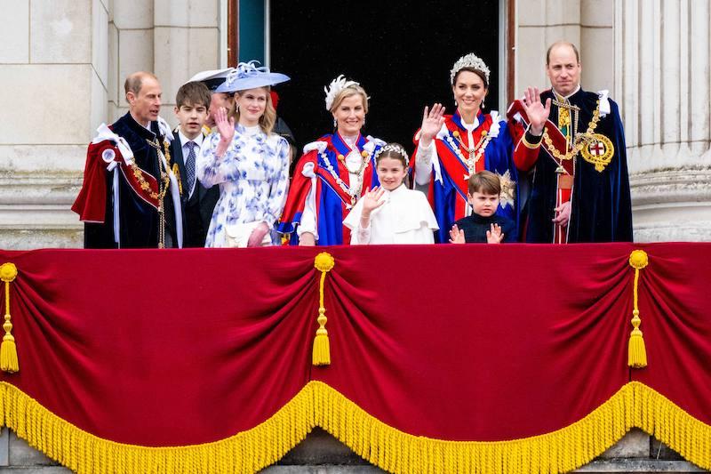 king charles prince william processing cancer