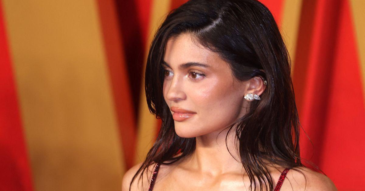 Kylie Jenner Teases Fans By Pulling Down Her Pants In Racy Snaps