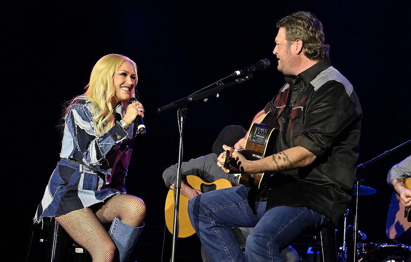 blake shelton hunting habit not easy gwen stefani handle