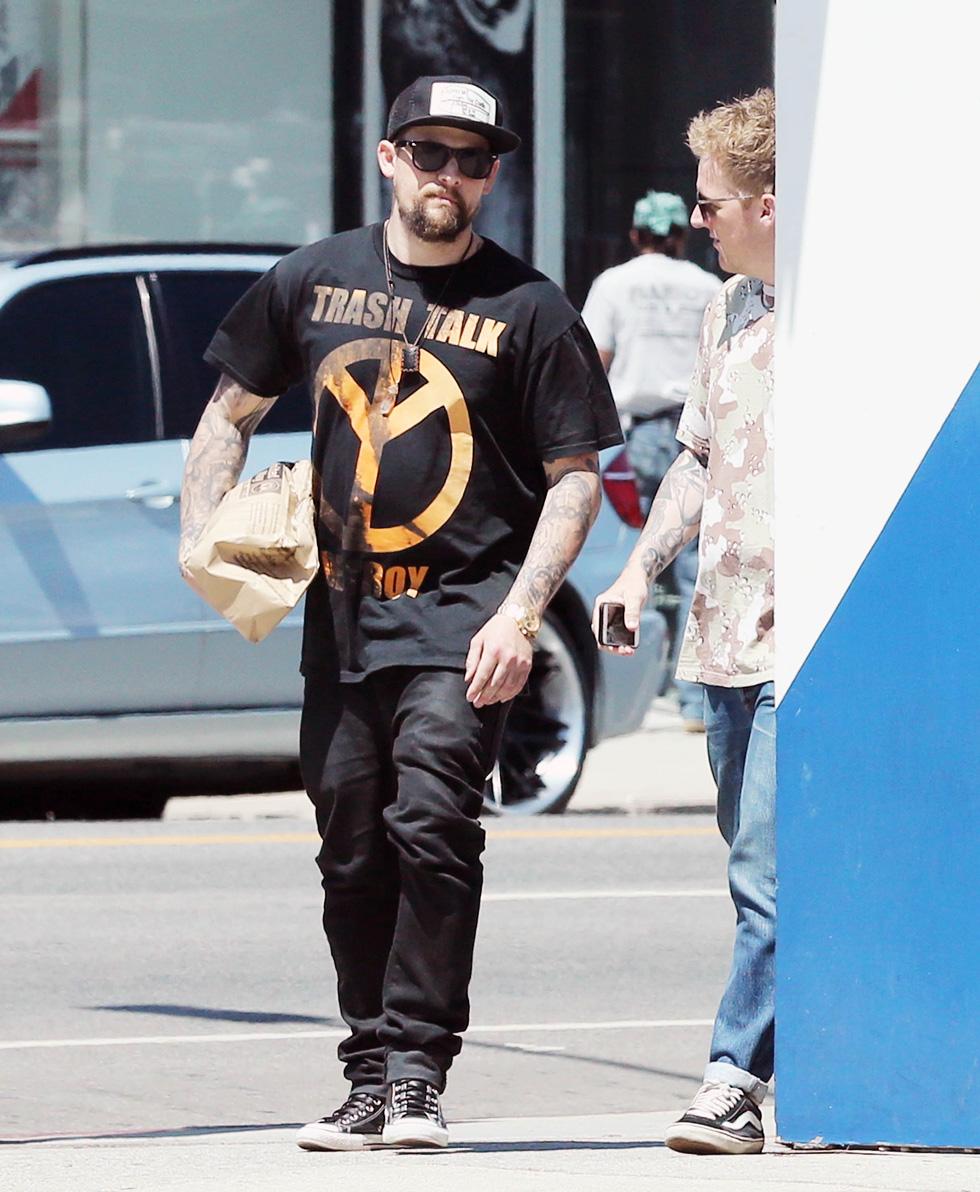 Exclusive&#8230; Joel Madden Shops On Melrose With A Friend