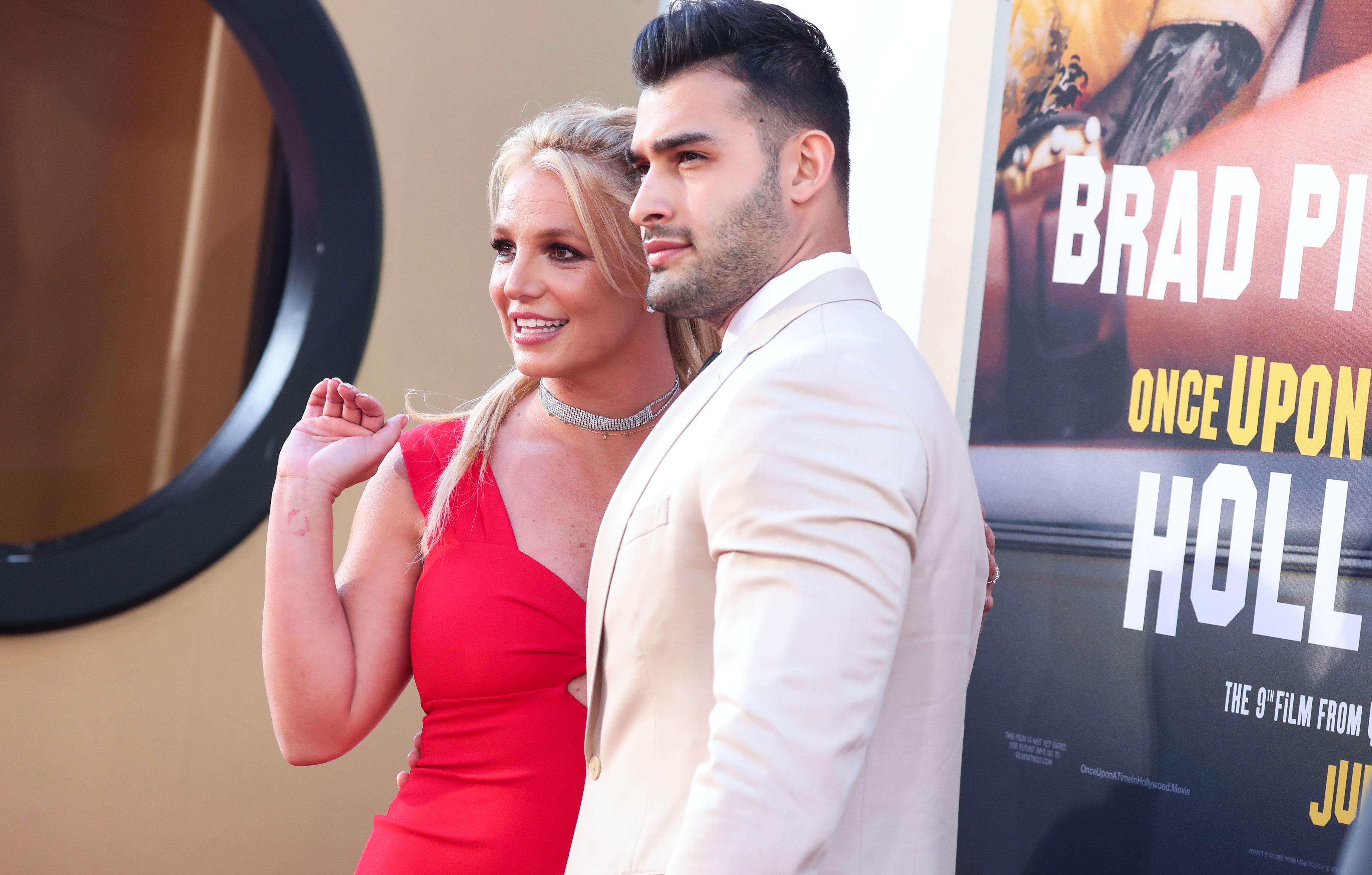 britney spears sam asghari planning lavish malibu wedding fireworks orchestra food