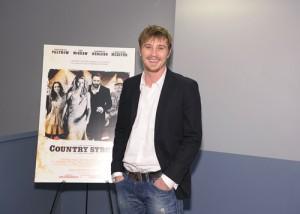 2011__01__454_Country_Strong_Jan7 300×214.jpg