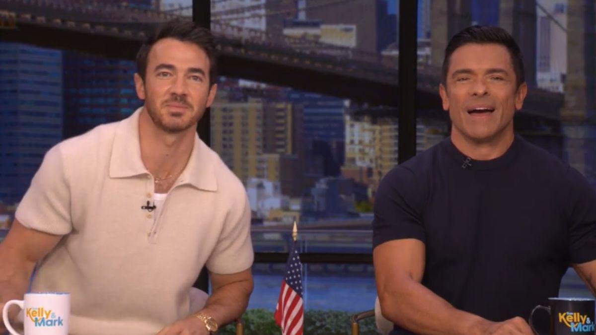 Image of Mark Consuelos shared that Kelly Ripa had been avoiding getting the surgery for years. 