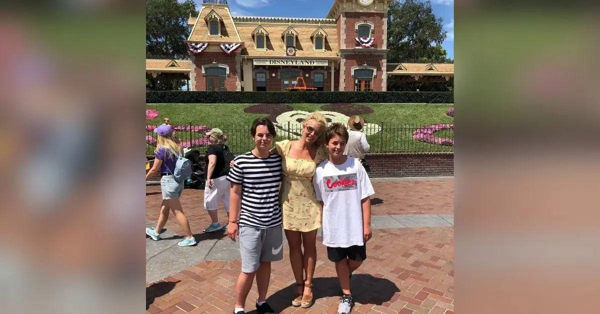 did britney spears adopt baby girl named london lennon