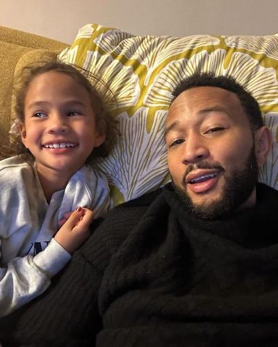 chrissy teigen wardrobe malfunction