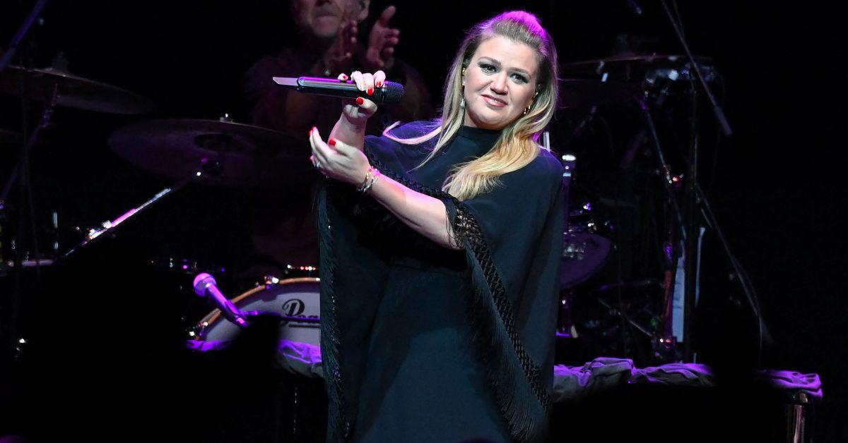 kelly clarkson emotional physical distress vegas show cancellations
