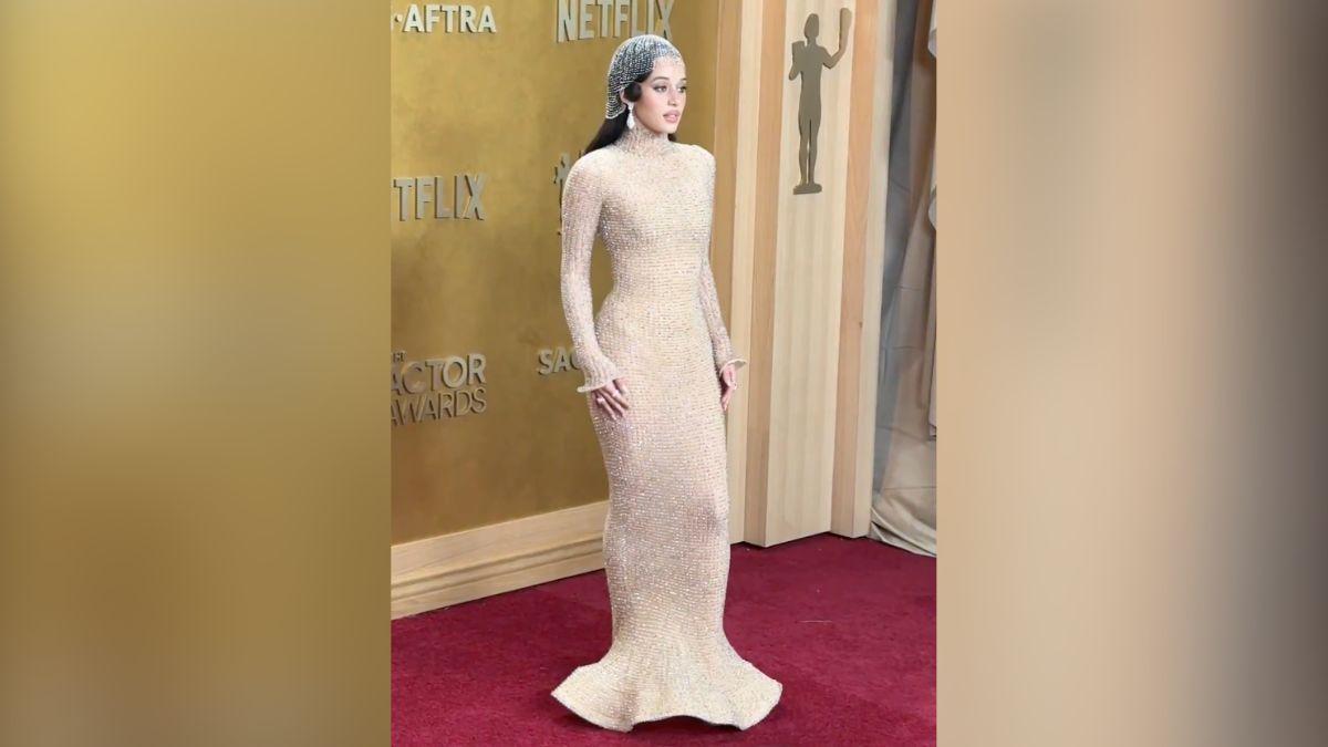 image of The starlet's dress took approximately 340 hours to make. 