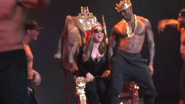 EXCLUSIVE: Mariah Carey stuffs money into Tyson Beckford&#8217;s pants during the Chippendales&#8217; show in Las Vegas, Nevada