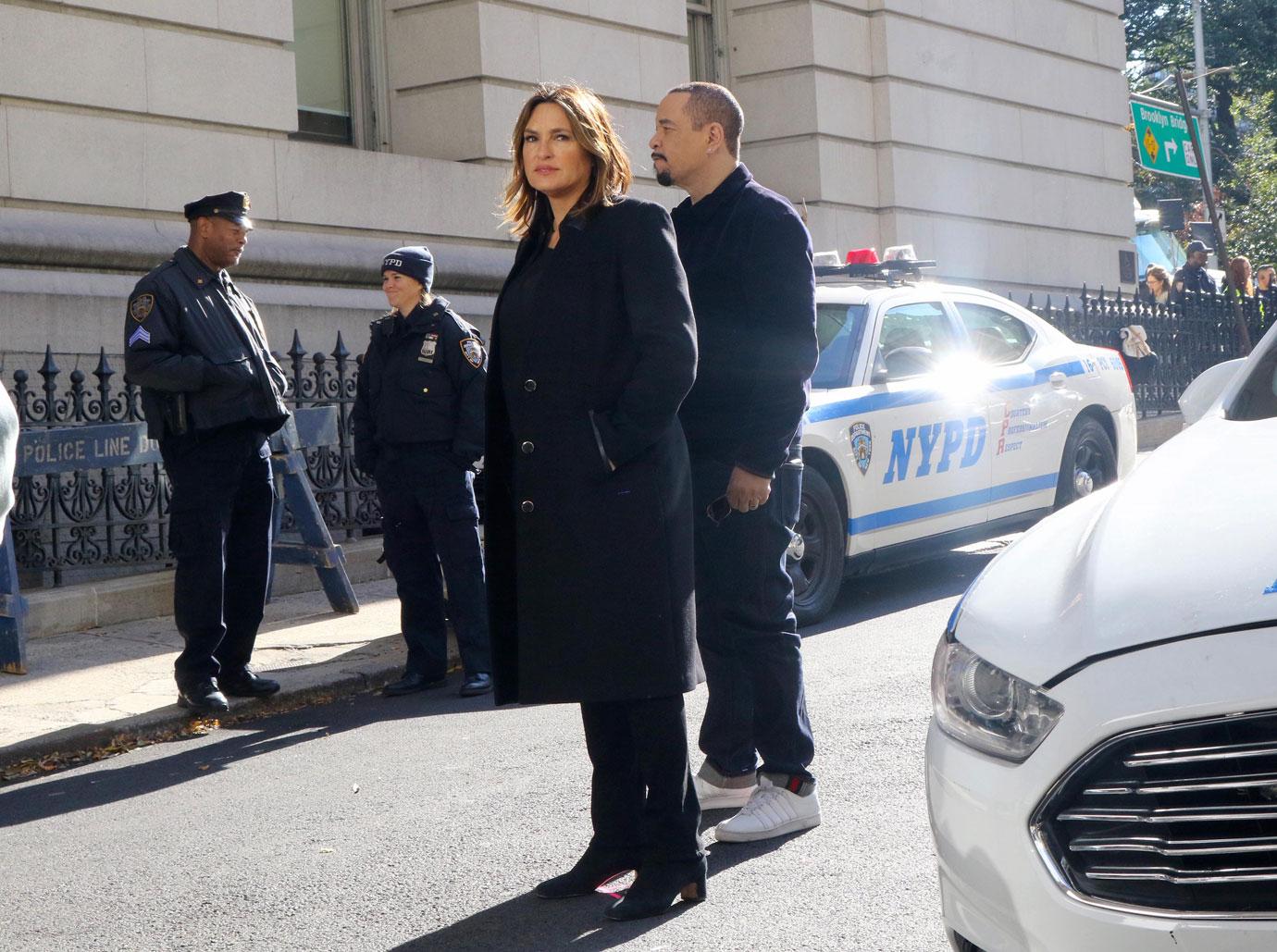 Mariska Hargitay Filming 'Law & Order: SVU'