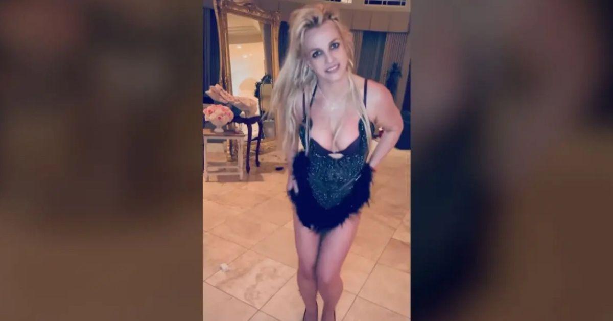 image of The singer reportedly acted in a 'difficult' manner when asked to put her cigarette out.