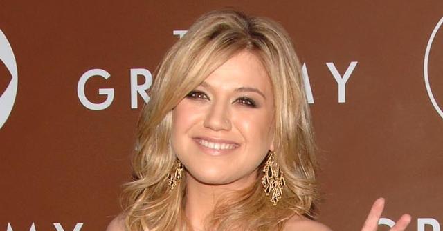 Kelly Clarkson Wearing Black