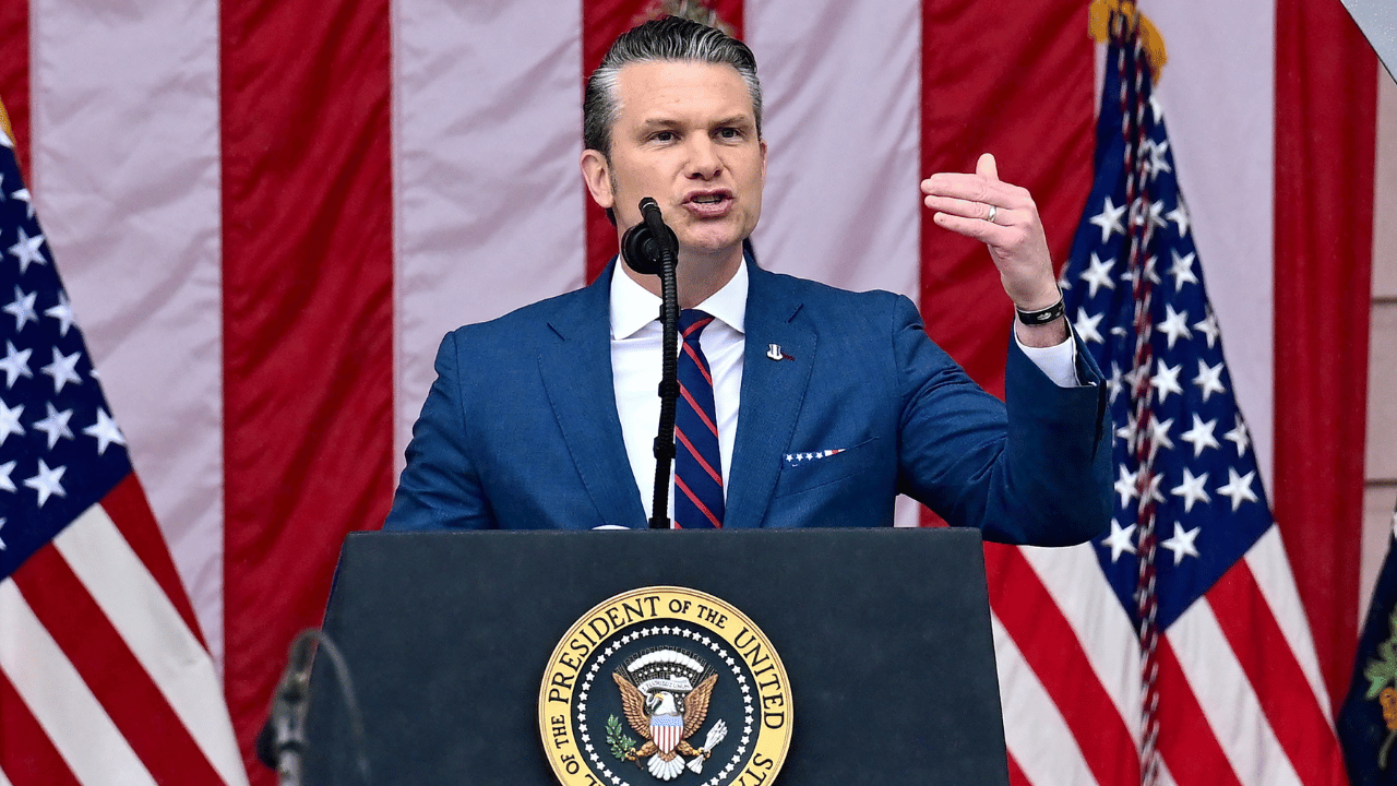 image of pete Hegseth 