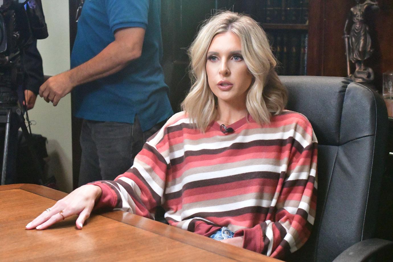 Lindsie Chrisley Striped Shirt Todd Julie Chrisley Deny Allegations