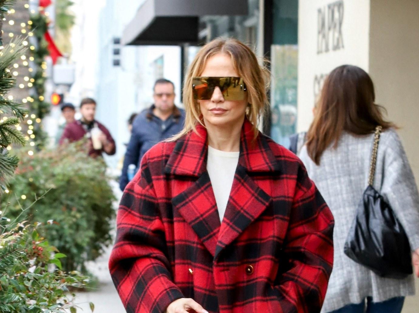 jennifer lopez hits dance studio after ben affleck