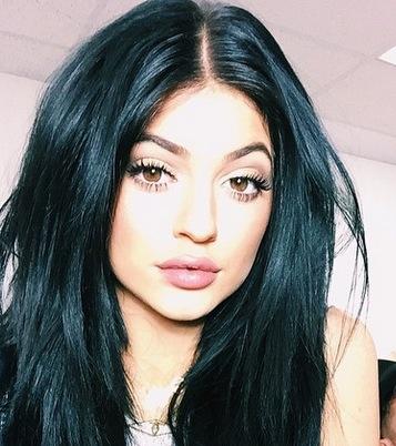 Kylie Jenner Says She Uses Makeup Trick To Fake Fuller Lips: “I Love ...