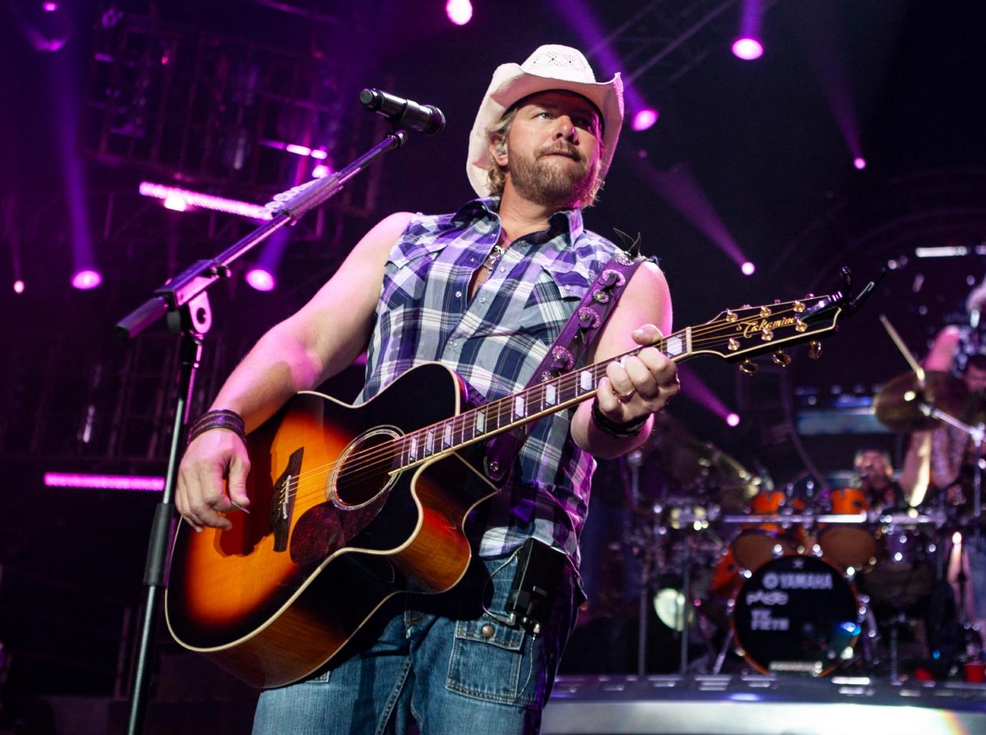 toby keith honored  cmt music awards death cancer