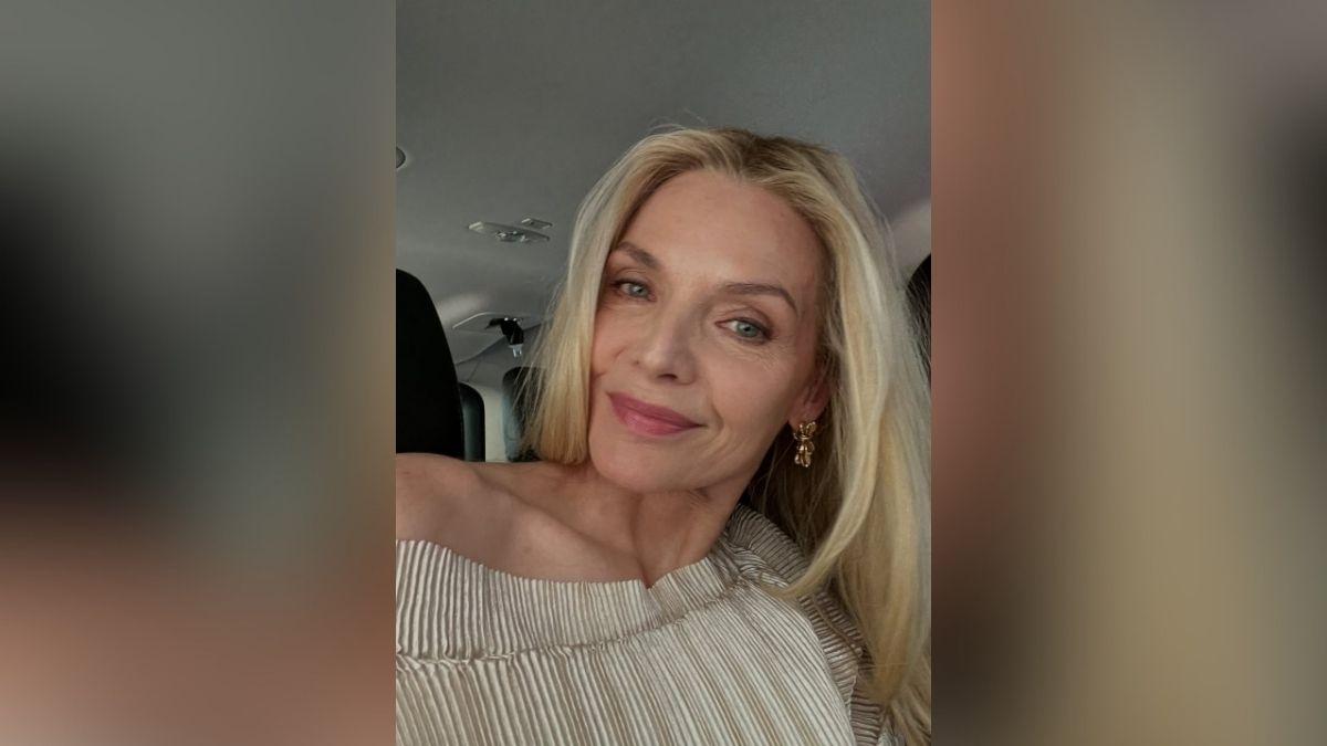 michelle pfeiffer most stunning selfies photos