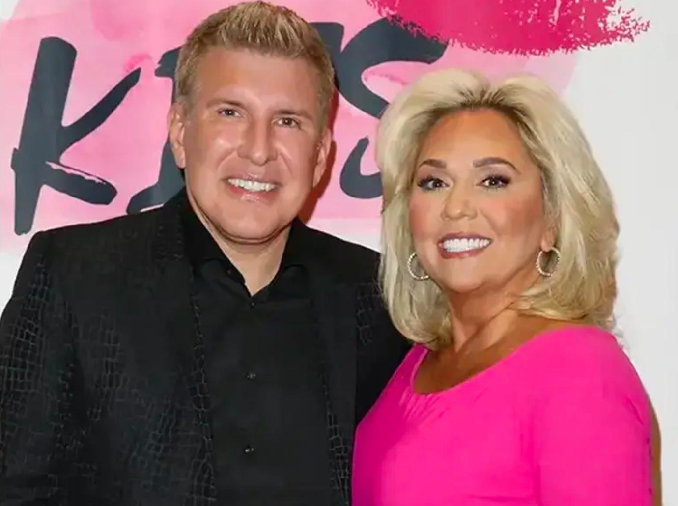 julie todd chrisley not divorcing prison resentment