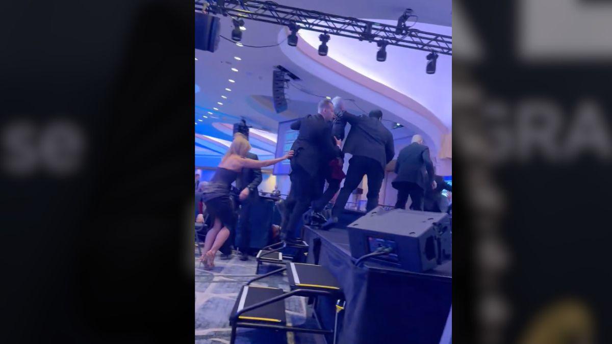 image of Cheryl Hines 