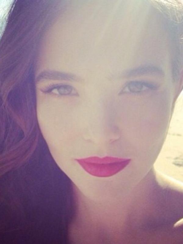 Zoey deutch beauty tips