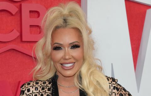 Jelly Roll’s Wife Bunnie XO Reveals A Murderer Gave Her Number Away