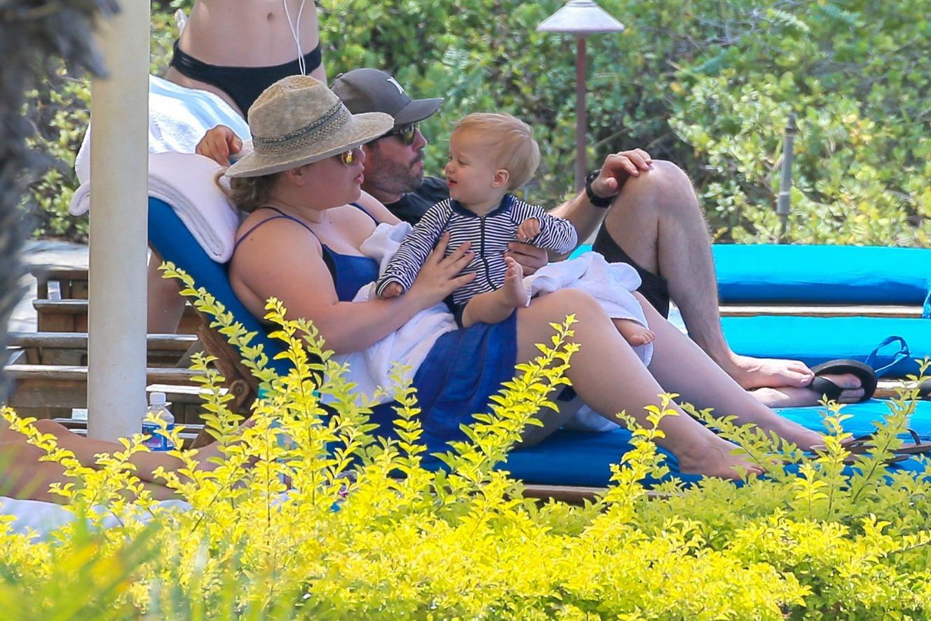 Kelly Clarkson Kids Vacation Birthday Photos 06