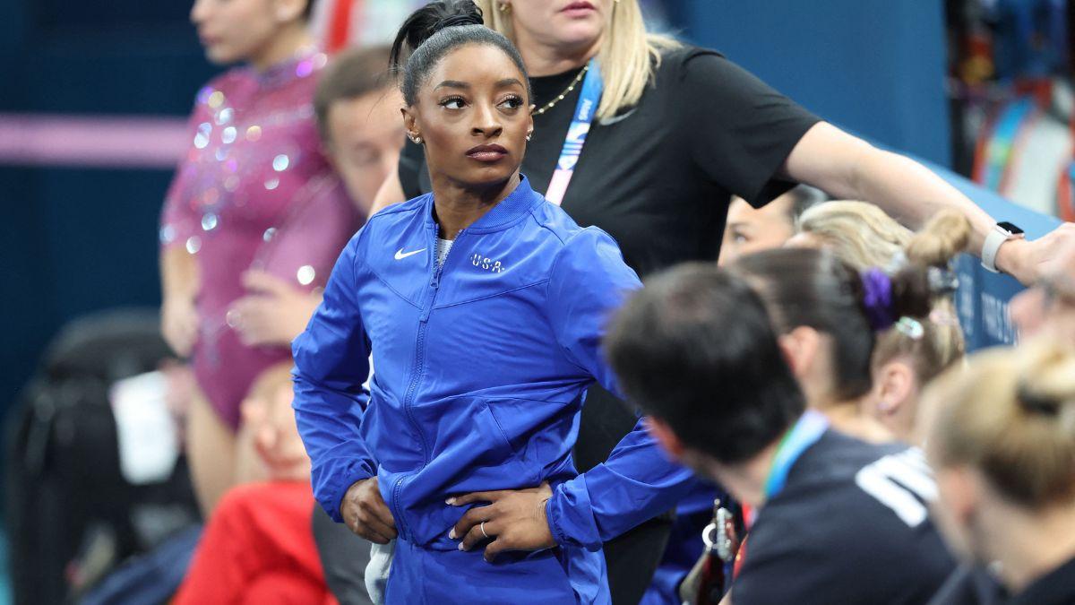 Image of Simone Biles posted a black-and-white photo from a medical facility alongside husband Jonathan Owens before her procedure.