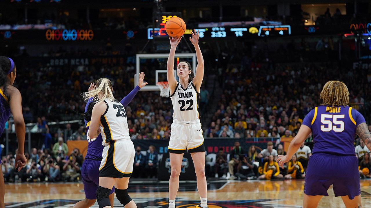 photo of When asked about Sophie Cunningham's comments, Caitlin Clark said she's just focused on winning basketball games.