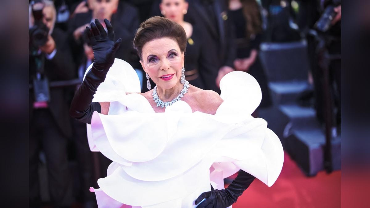 Photo of Joan Collins
