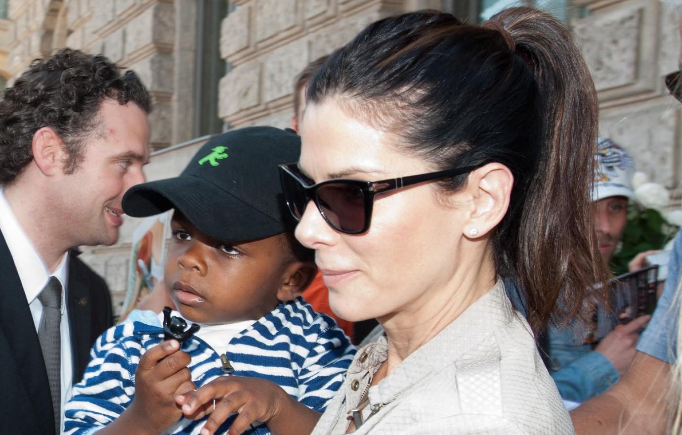 See Sandra Bullock's Sweetest Photos With Her 2 Kids