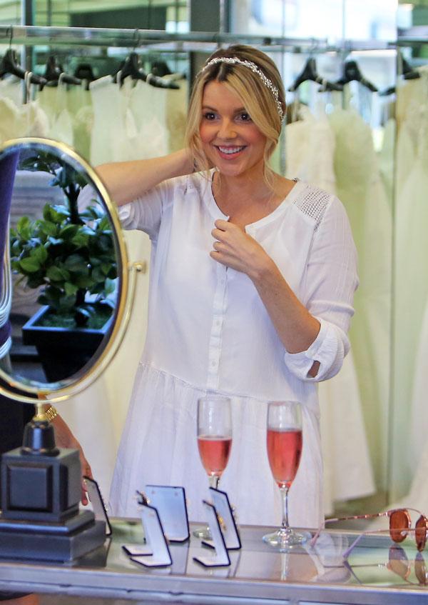 ali fedotowsky post baby body