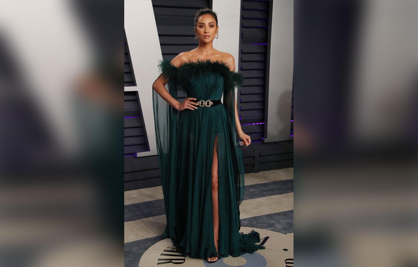 Shay Mitchell Green Dress Red Carpet Daughter