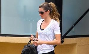 2011__04__65_BundchenG 300×183.jpg