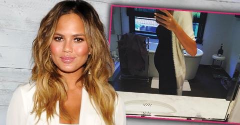 Chrissy teigen pregnany baby bump social media