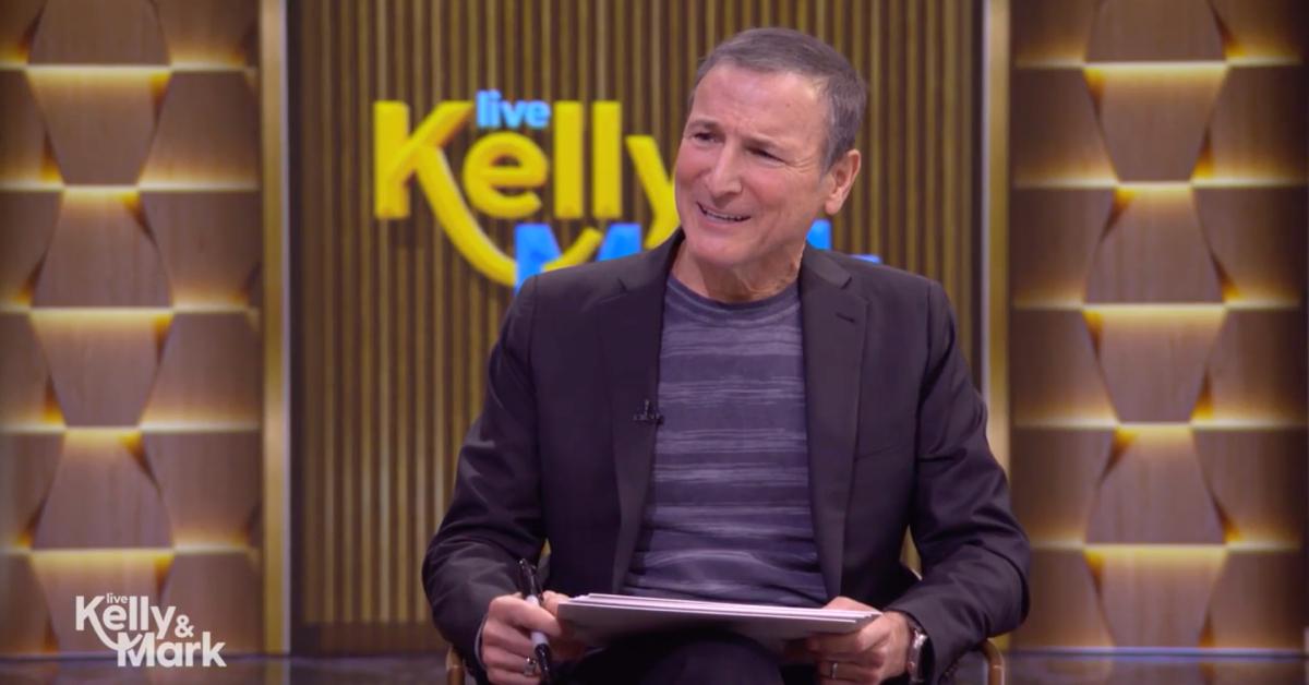 Image of Kelly Ripa teased 'Live' executive producer Michael Gelman about the Mega Millions.