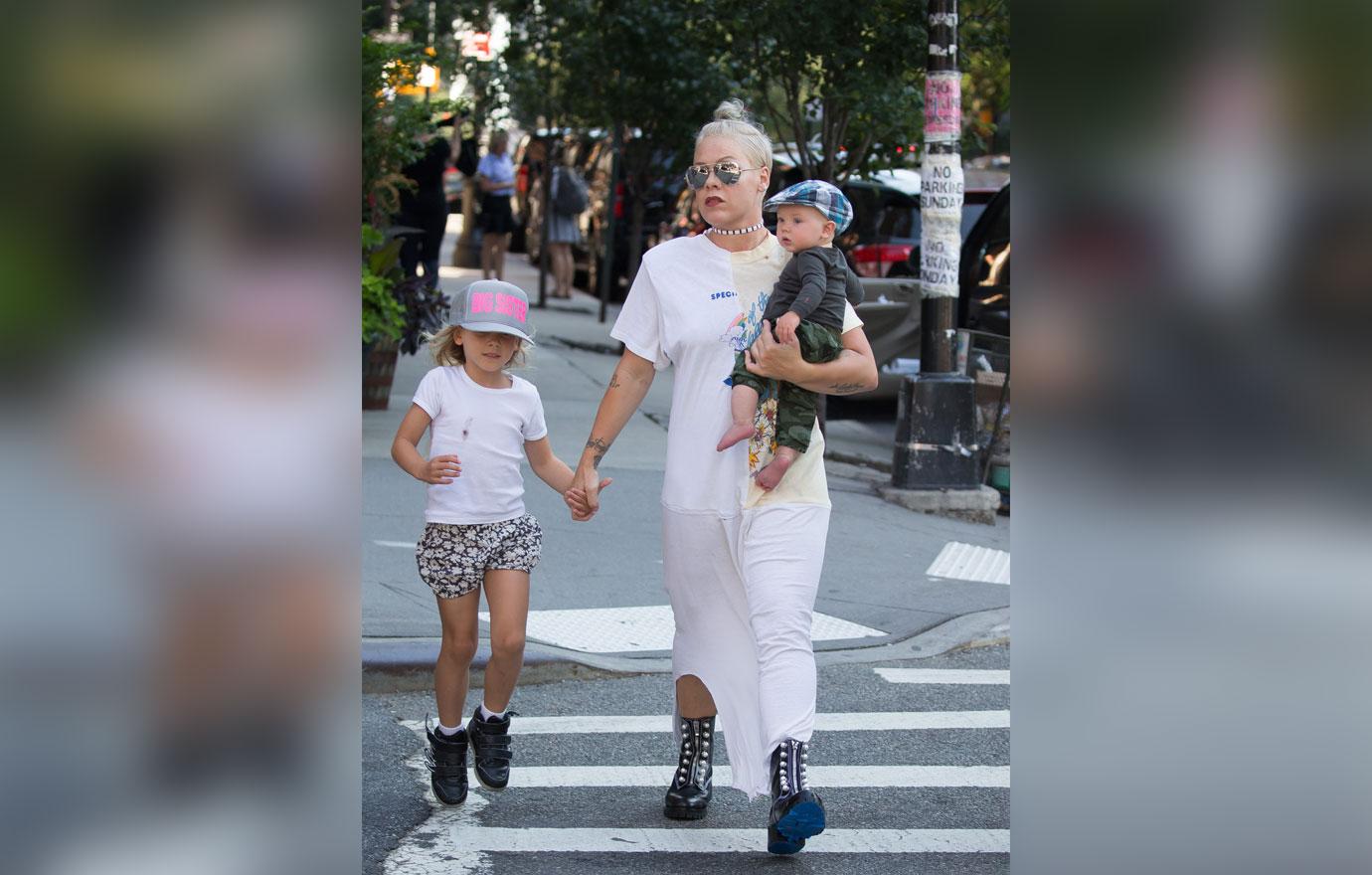 Pink’s 1 year old son hand foot mouth disease 1