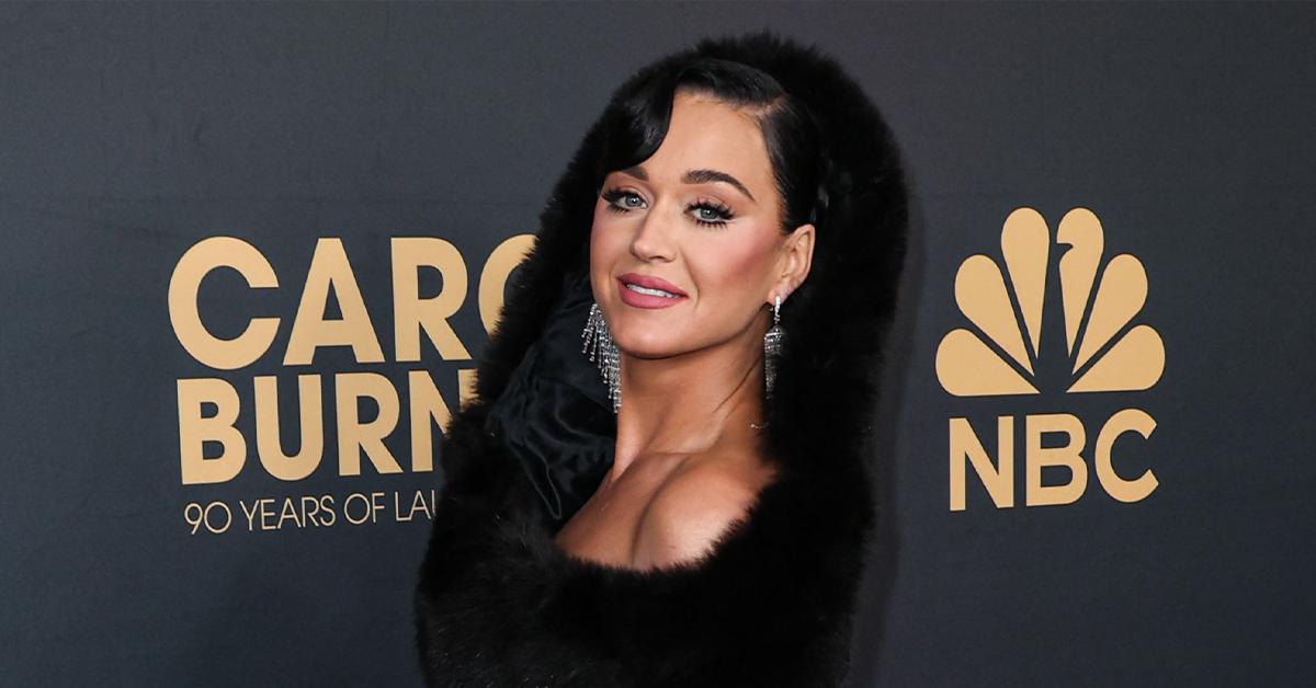 katy perry all smiles during solo red carpet appearance pp