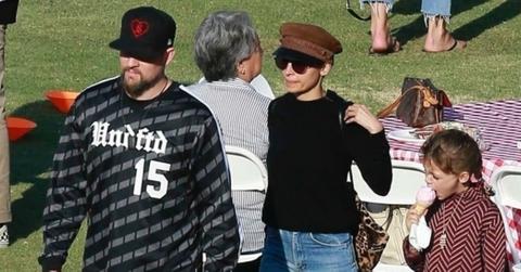 Nicole Richie Joel Madden Take Kids To Picnic Photos hero