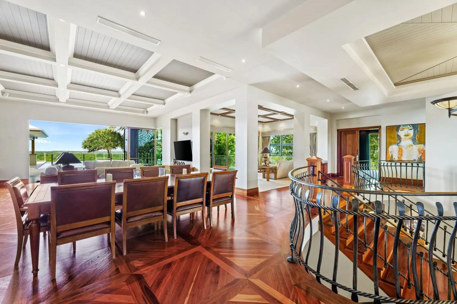 depp heard gold coast diningroom