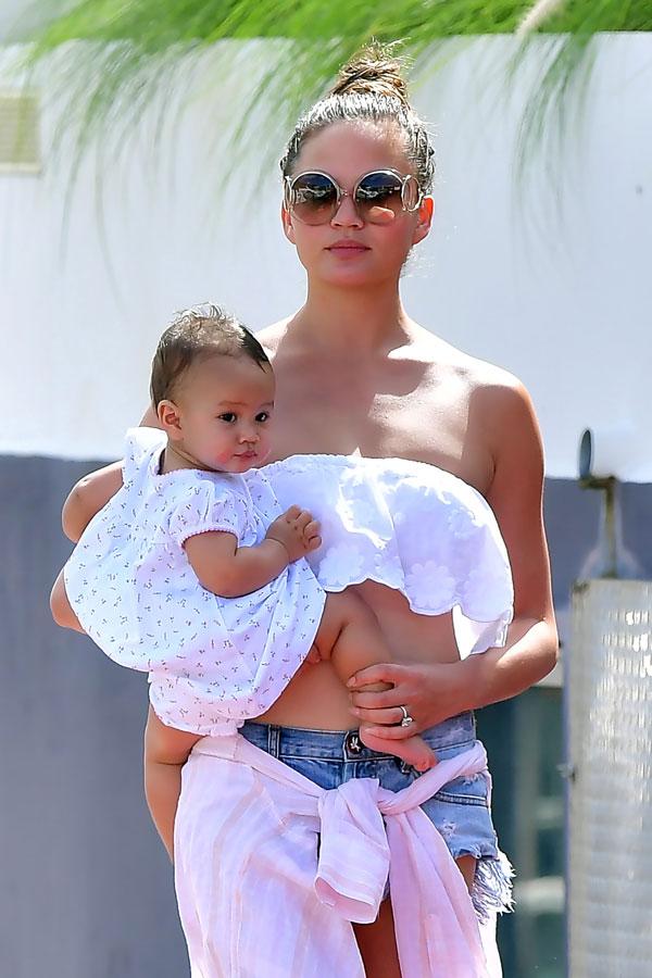 Chrissy teigen post baby body st barts 02