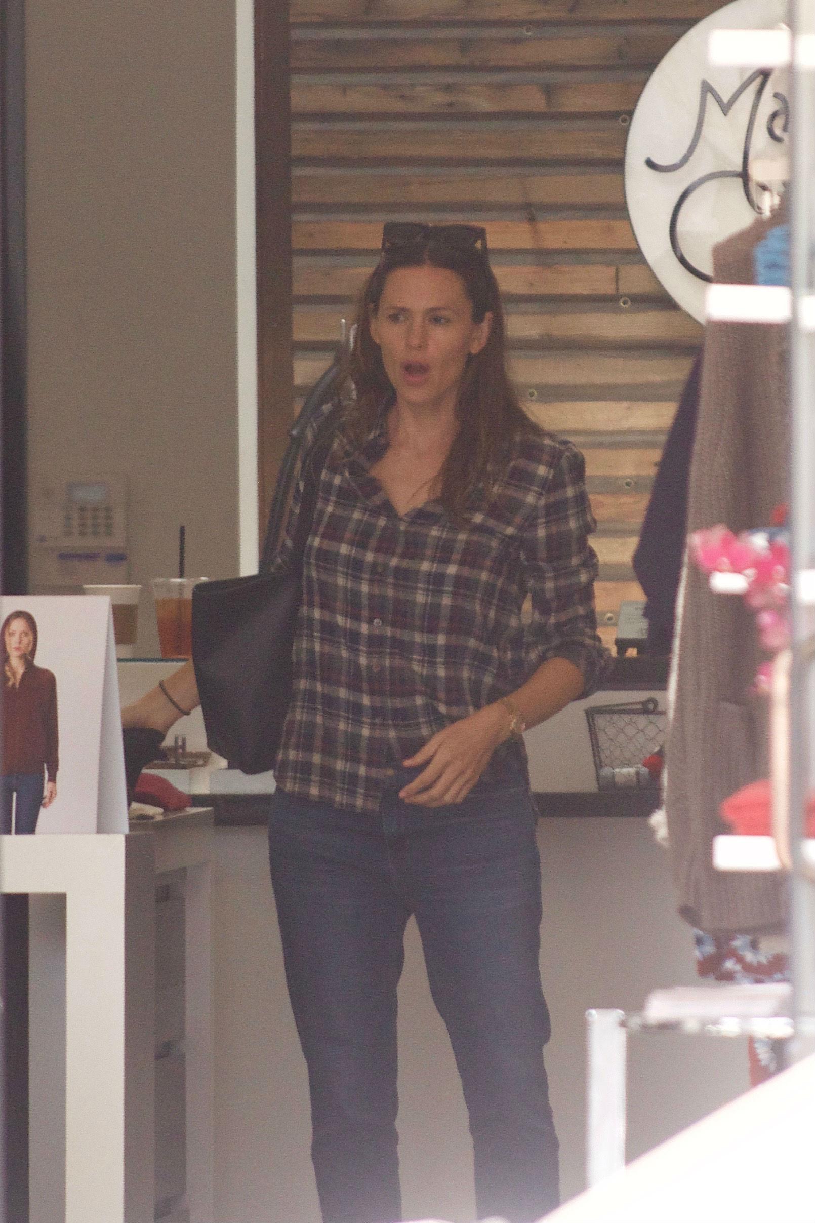 Jennifer Garner Spa Day In LA Photos3