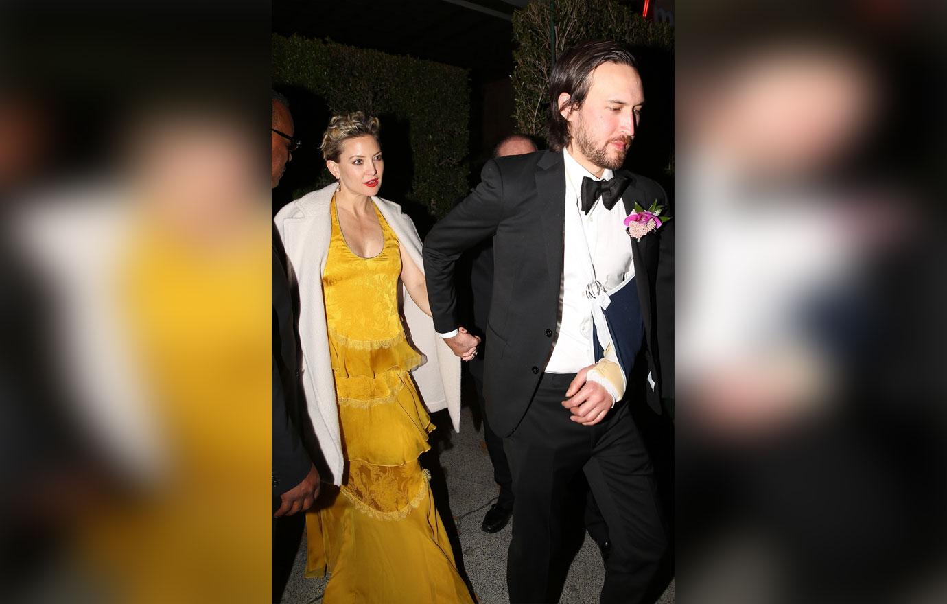 Pregnant kate hudson yellow dress slit 5