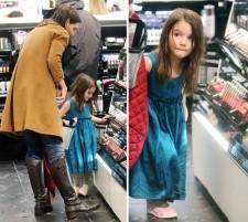 2010__02__katie_Holmes_Suri_Cruise_Feb11_a1 225×201.jpg