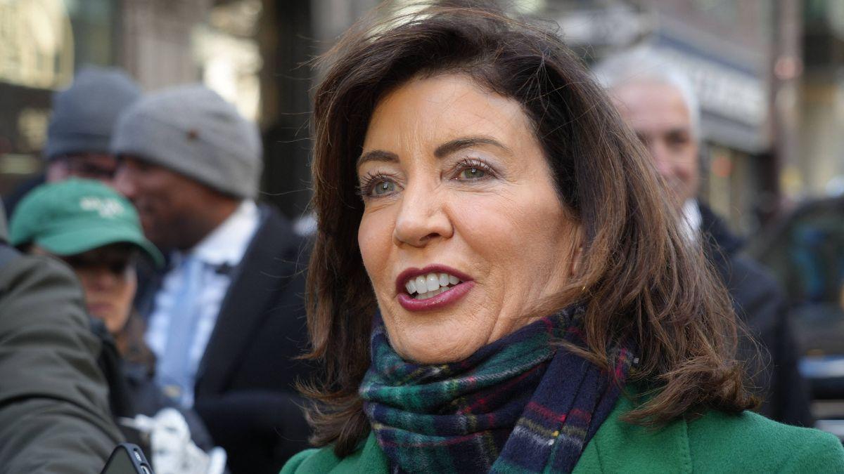 image of The governor of New York also expressed her condolences. 