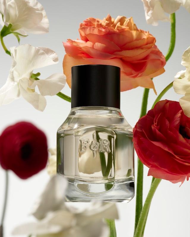 shotextraitdeparfumfloralherotwohero
