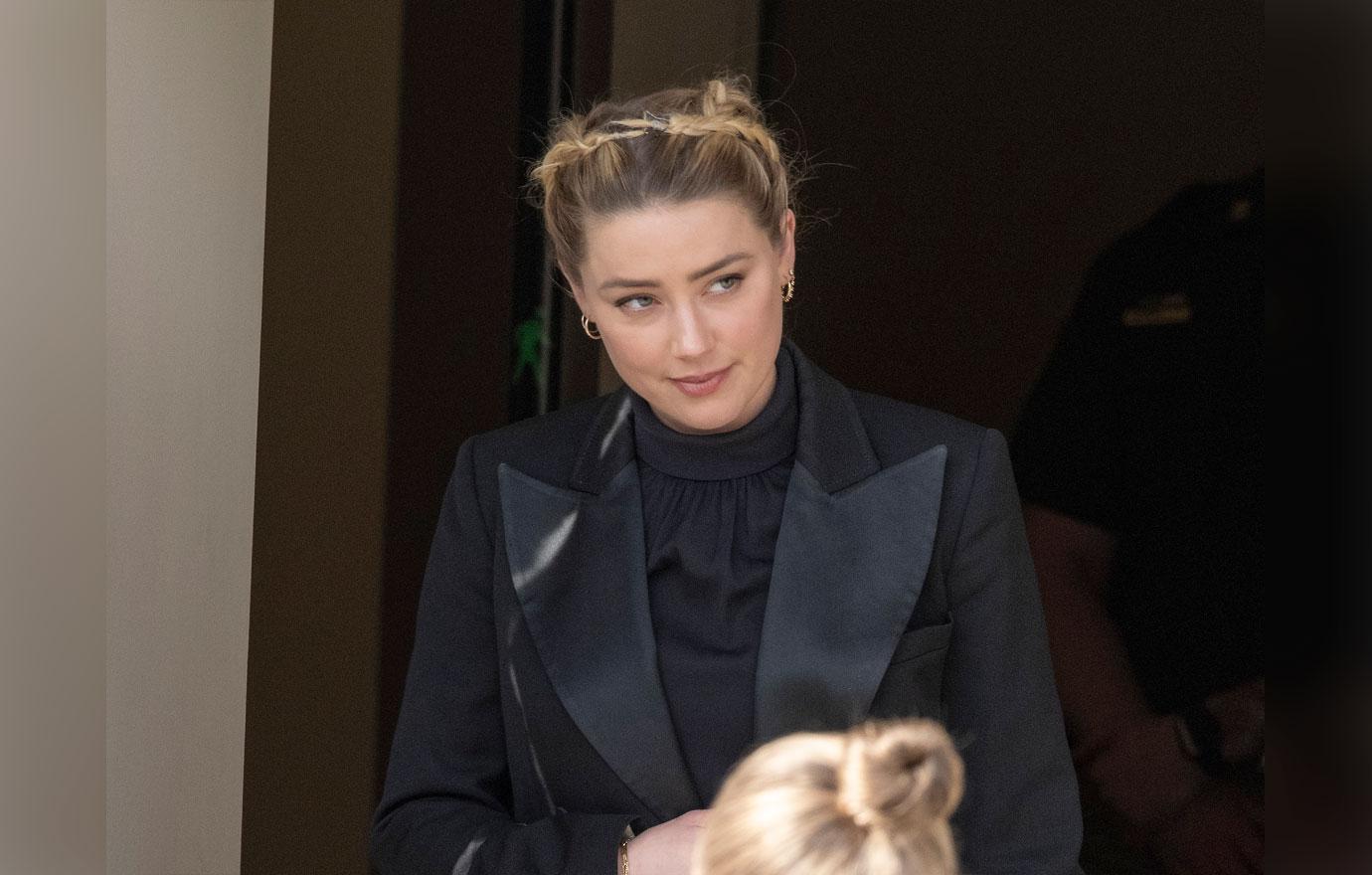 why johnny depp wont look amber heard in the eyes during  million defamation trial