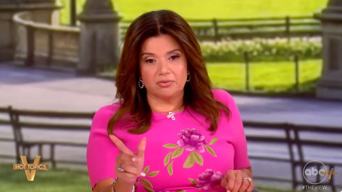 Photo of Ana Navarro joked the statue looked nothing like Donald Trump, as the rendering is of a 'skinny guy.'